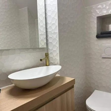 Apartment Celine 10 L'ecrin De Pierre, Cozy For 4 In