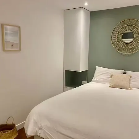 Apartment Celine 10 L'ecrin De Pierre, Cozy For 4 In Paris